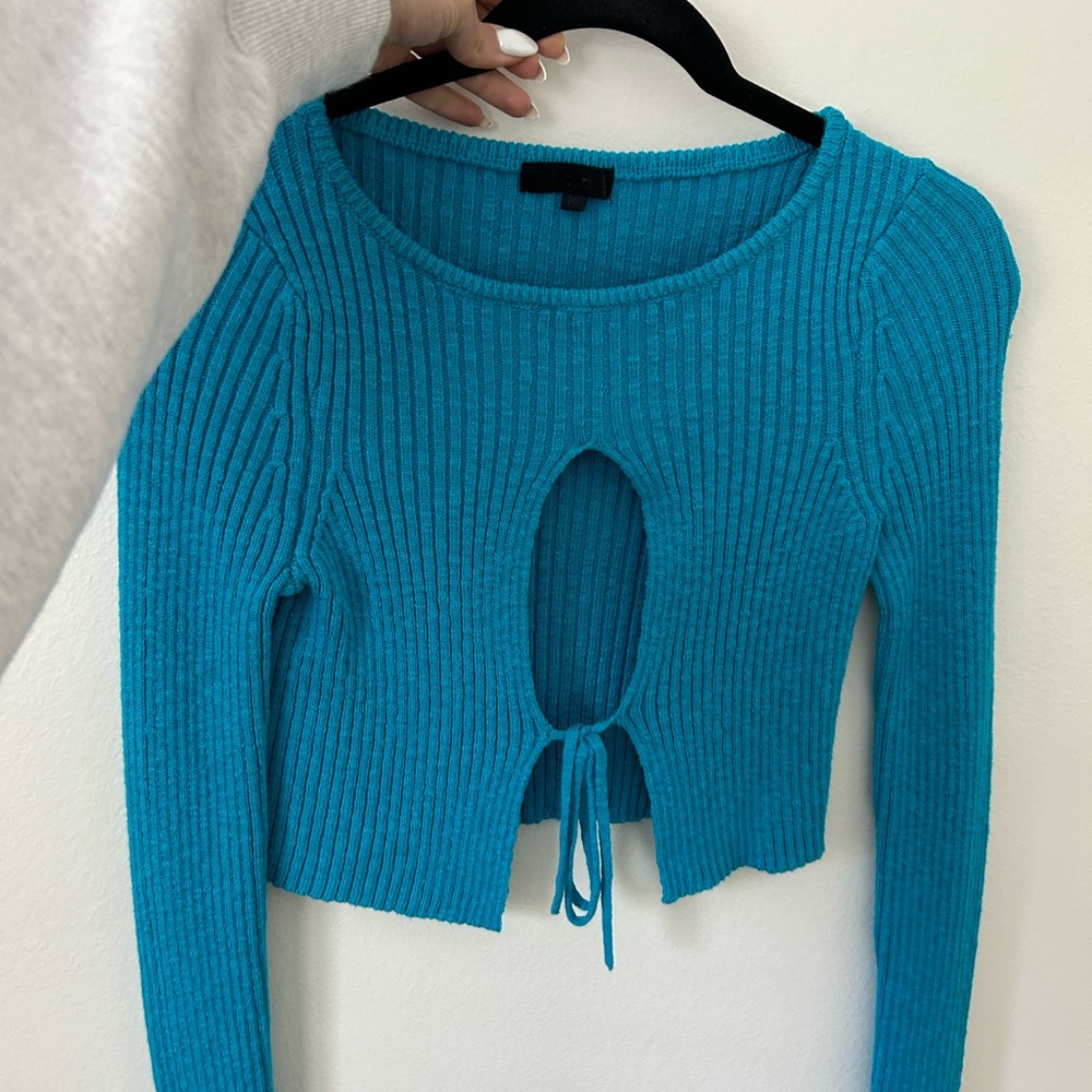 h:ours Revolve Lua Cropped Keyhole Sweater blue - Picture 4 of 7